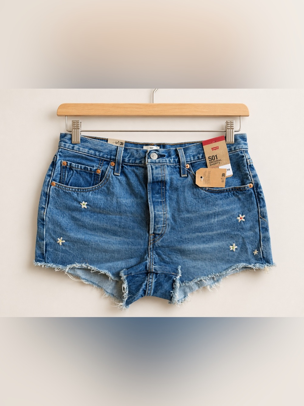 Levi’s 501 Original Denim Shorts Daisy Embroidered NWT Size 32 High Rise